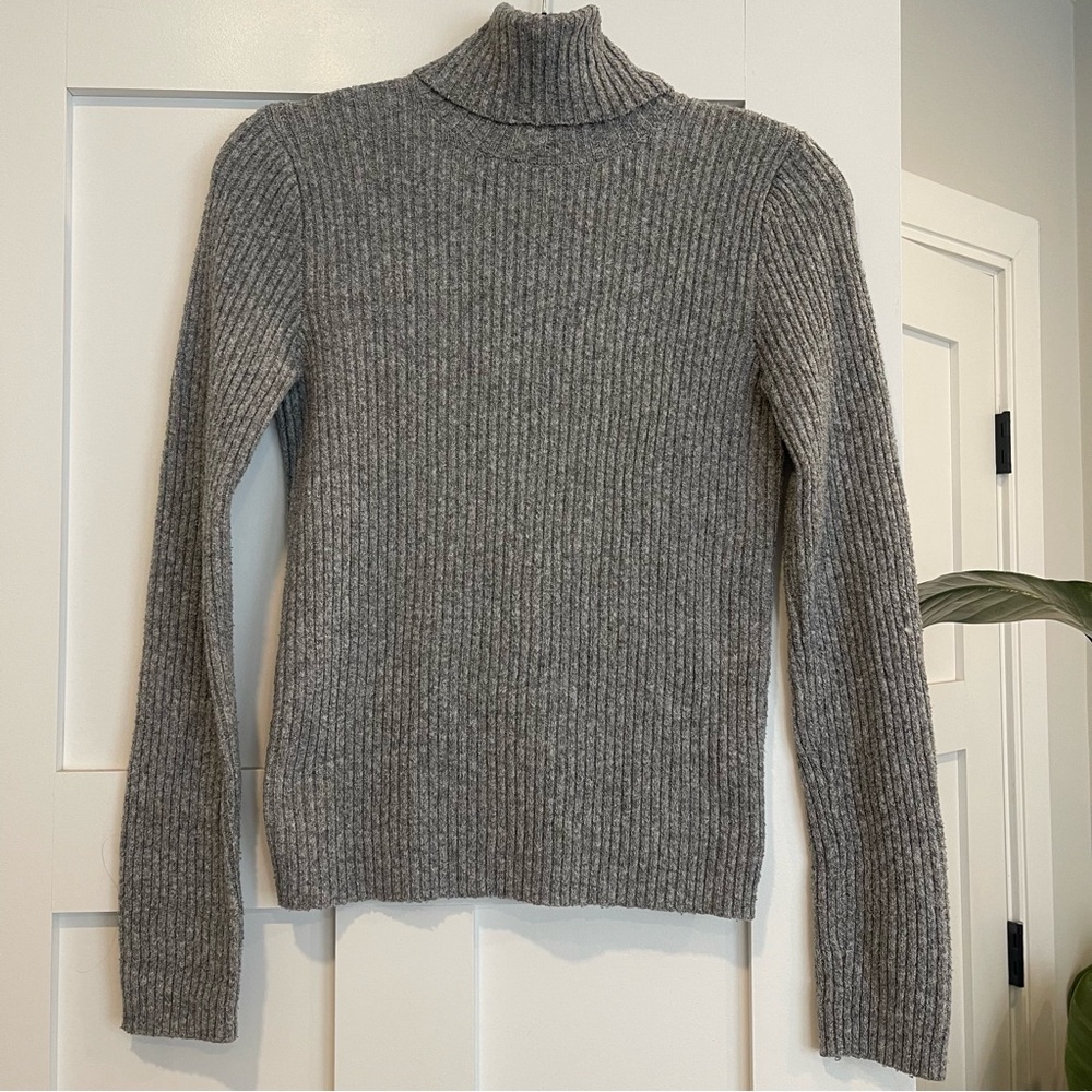 Turtle neck sweater